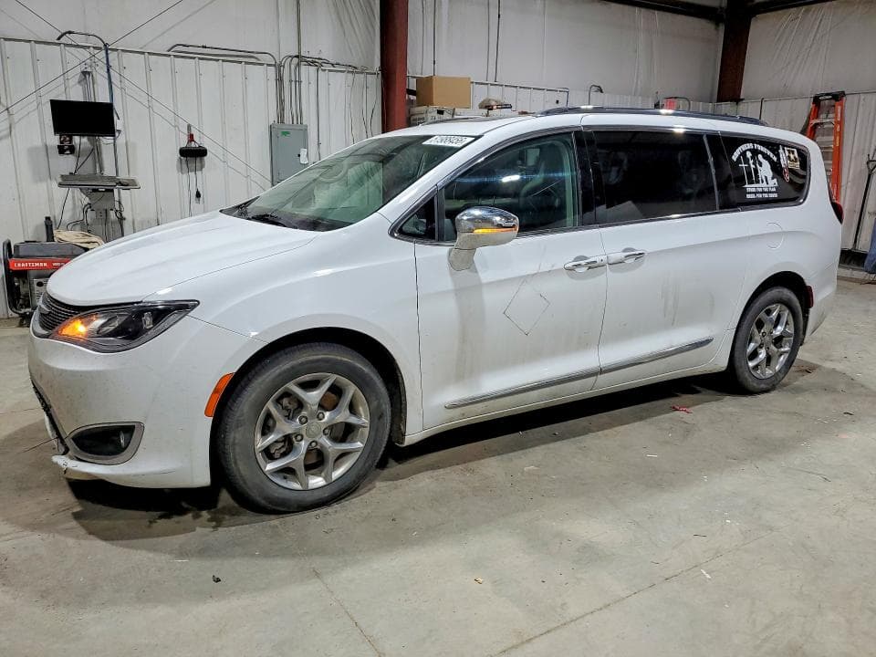 2018 CHRYSLER PACIFICA LIMITED - 1