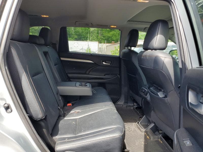 2018 TOYOTA HIGHLANDER XLE 10