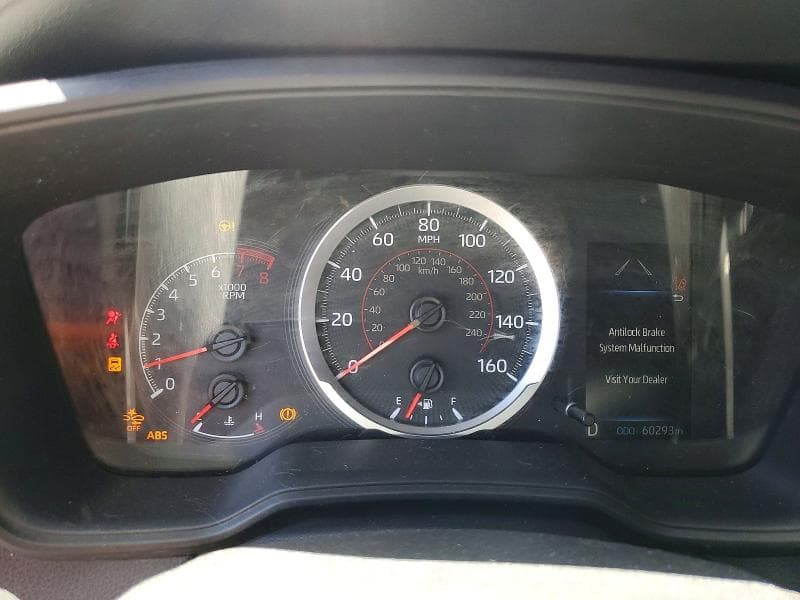 2021 TOYOTA COROLLA SE 9