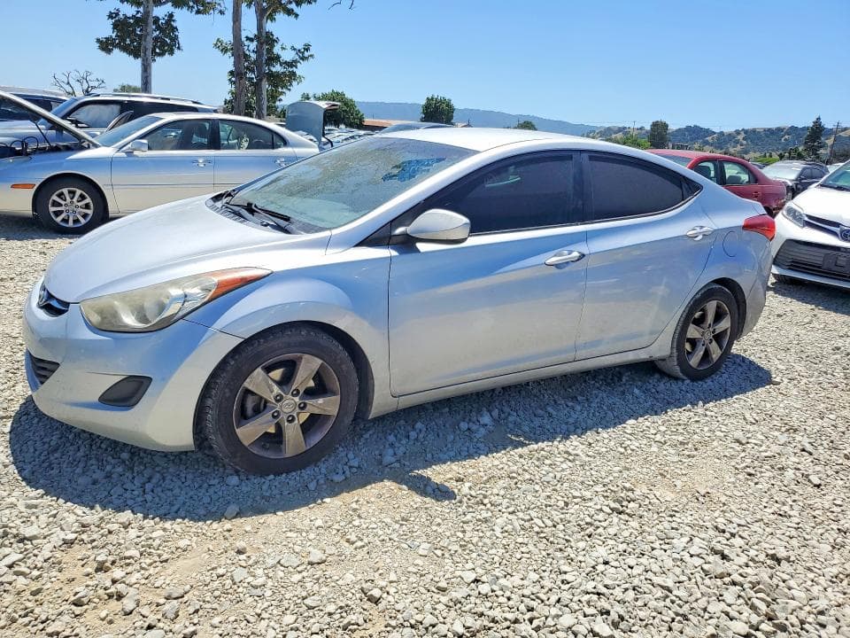 2013 HYUNDAI ELANTRA