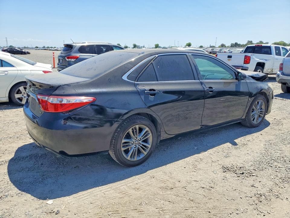 2017 TOYOTA CAMRY SE 3