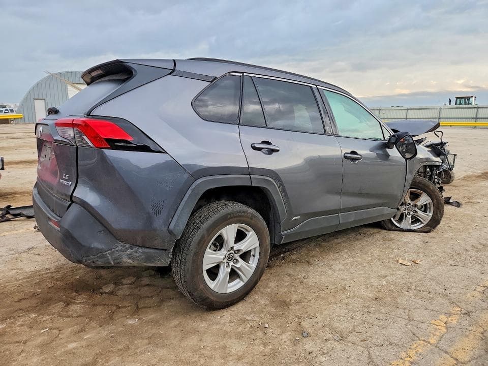 2021 TOYOTA RAV4 LE 3