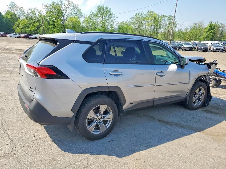 2023 TOYOTA RAV4 LE 3
