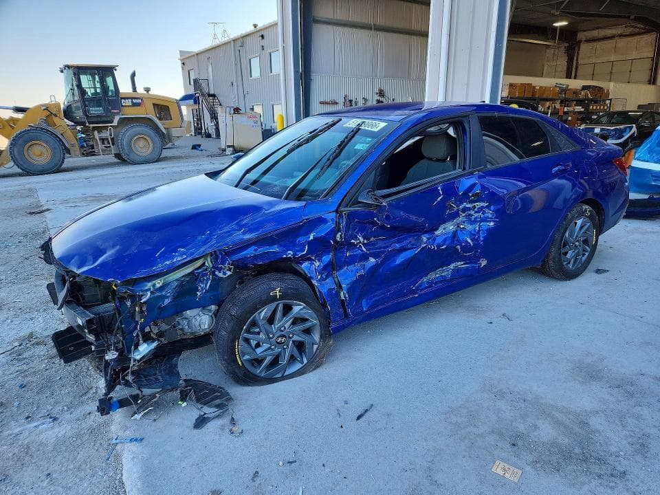 2024 HYUNDAI ELANTRA BLUE