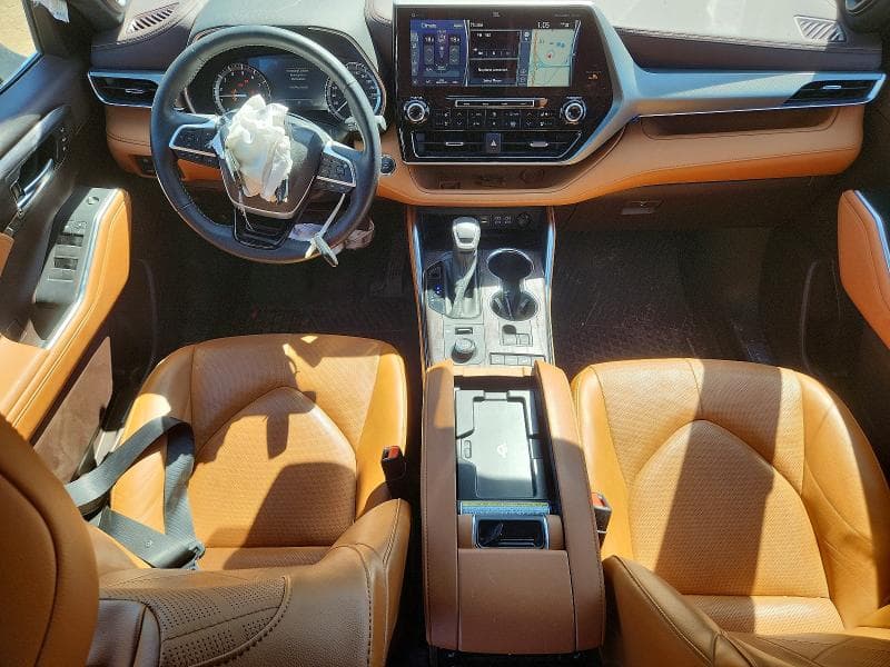 2022 TOYOTA HIGHLANDER PLATINUM 8
