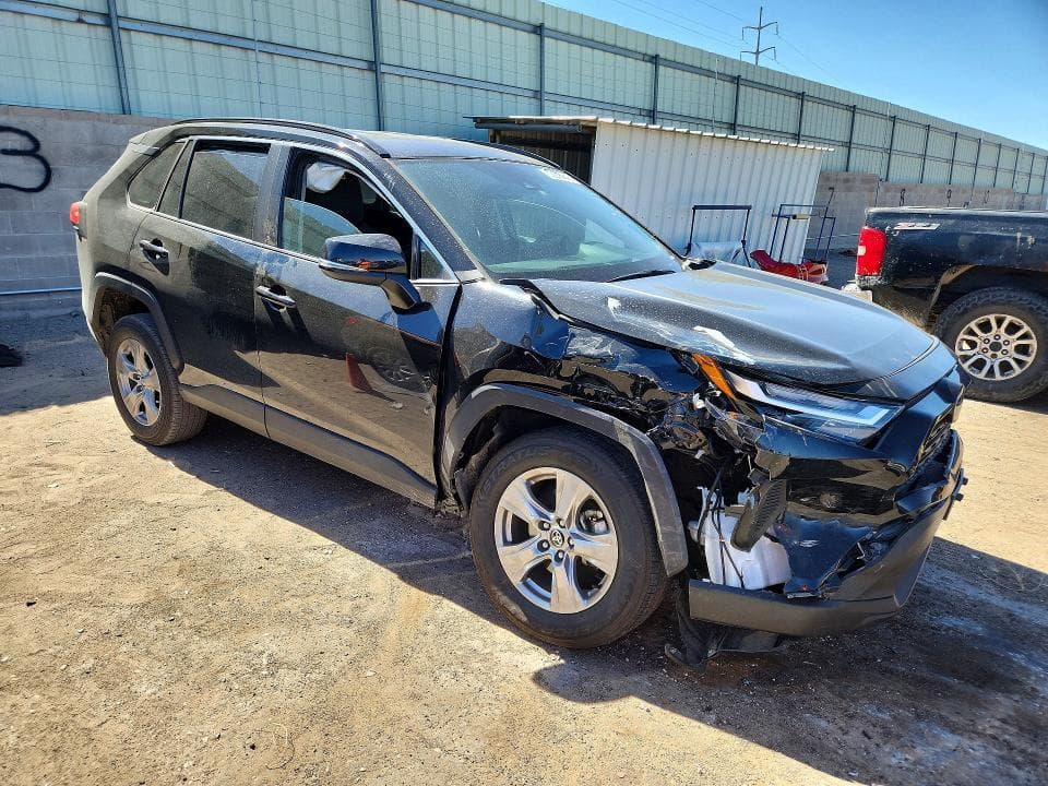 2024 TOYOTA RAV4 XLE 4