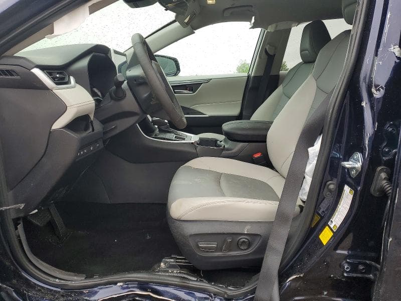 2025 TOYOTA RAV4 XLE PREMIUM 7