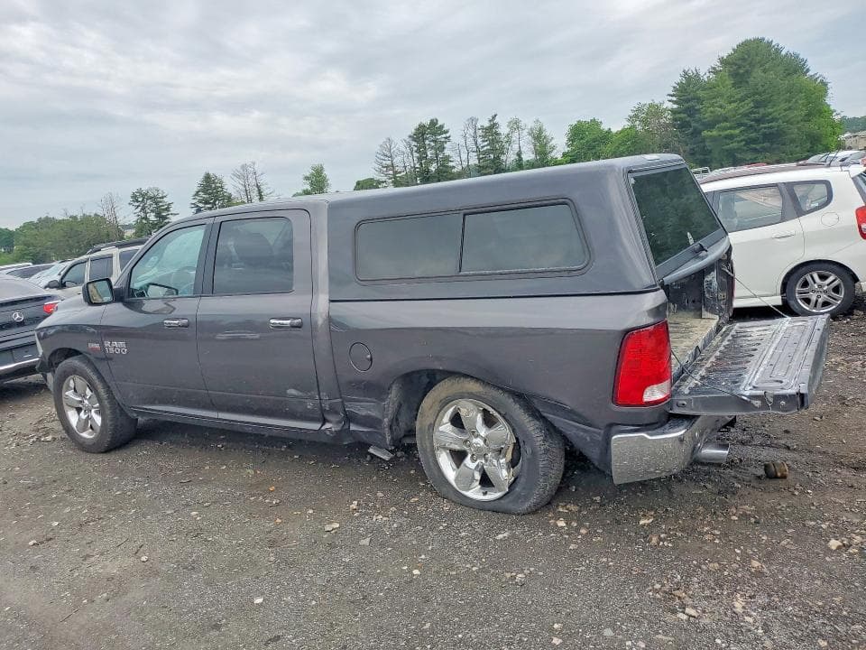 2017 RAM 1500 SLT 2
