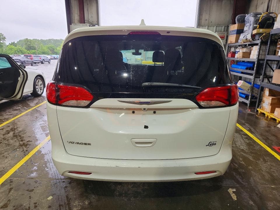 2020 CHRYSLER VOYAGER LXI 6