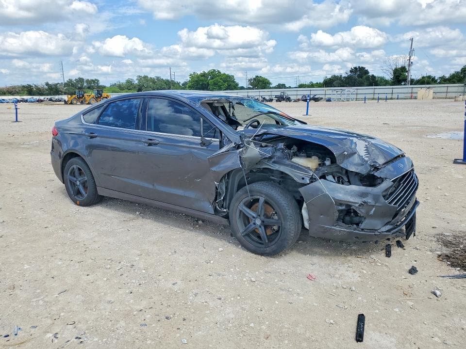 2020 FORD FUSION SE 4