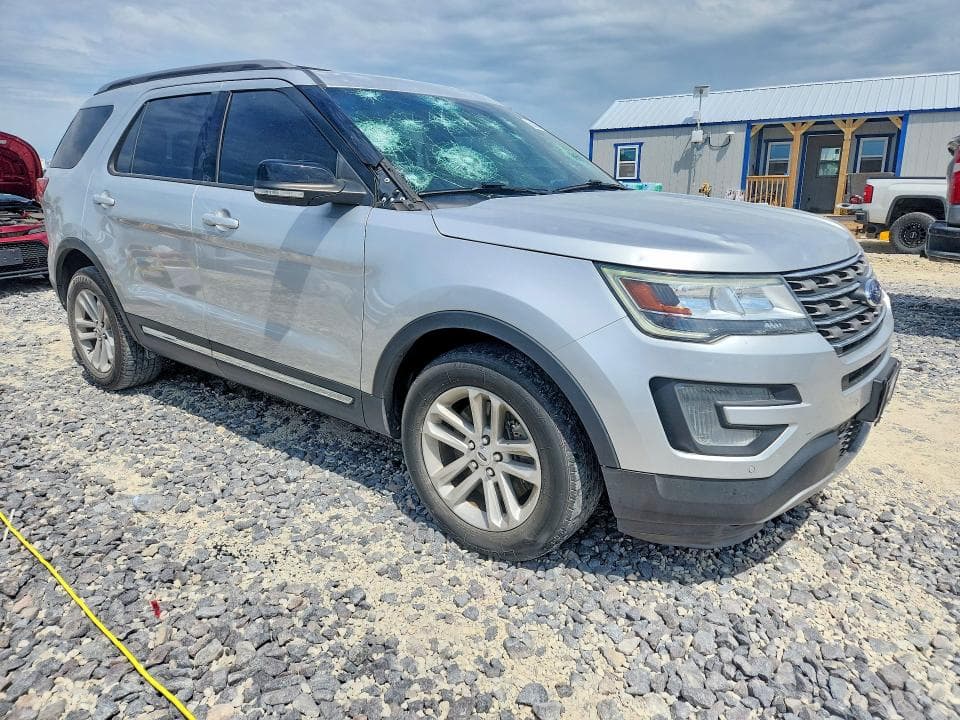 2017 FORD EXPLORER XLT 4