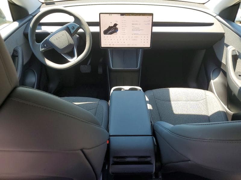 2026 TESLA MODEL Y 8
