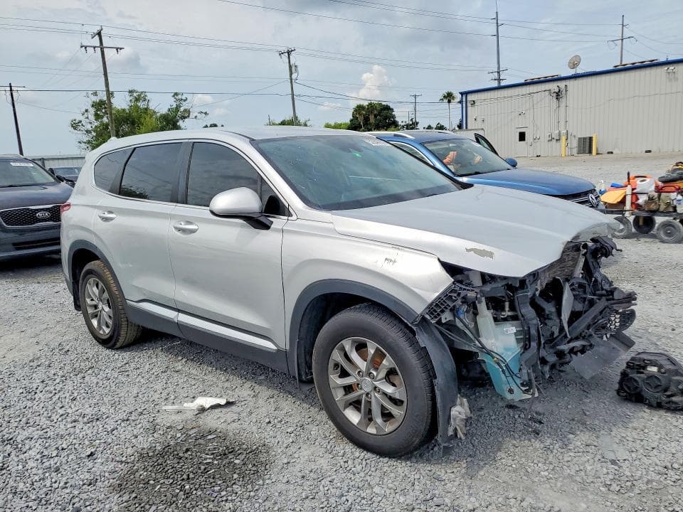 2019 HYUNDAI SANTA FE SE 4