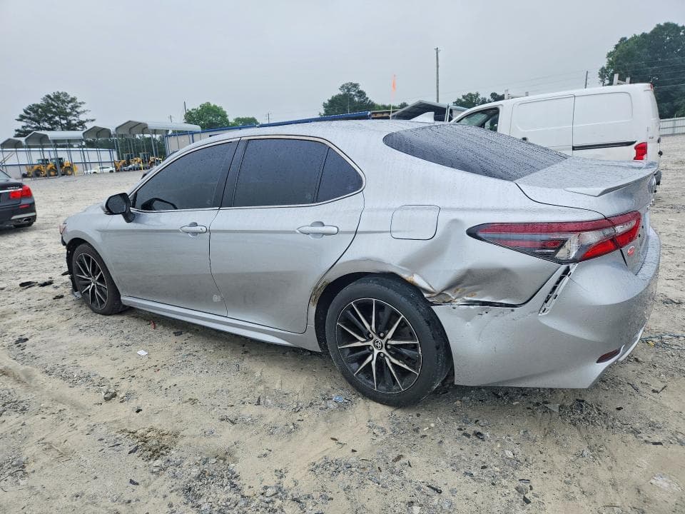 2022 TOYOTA CAMRY SE 2
