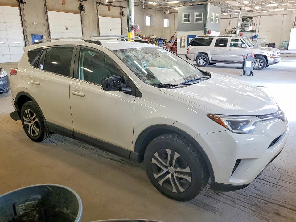 2017 TOYOTA RAV4 LE 4