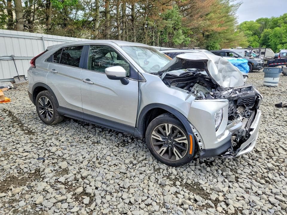 2024 MITSUBISHI ECLIPSE CROSS SE 4