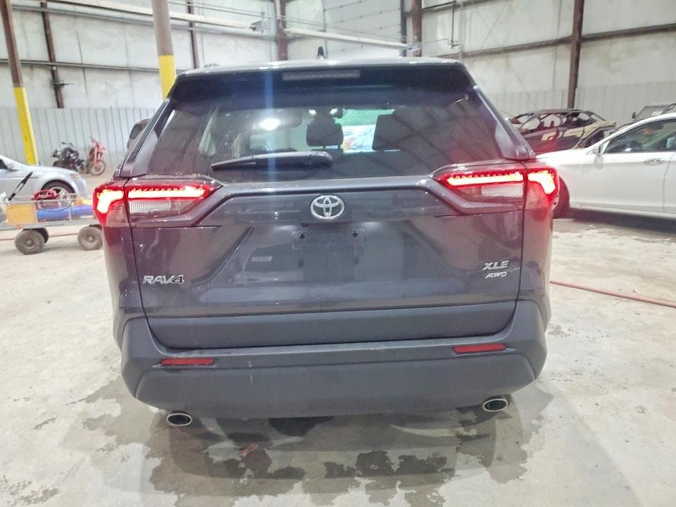 2025 TOYOTA RAV4 XLE 6