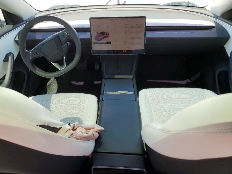 2025 TESLA MODEL 3 8