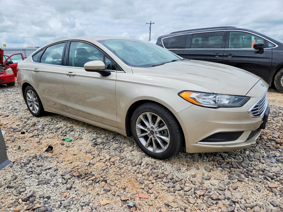 2017 FORD FUSION SE 4