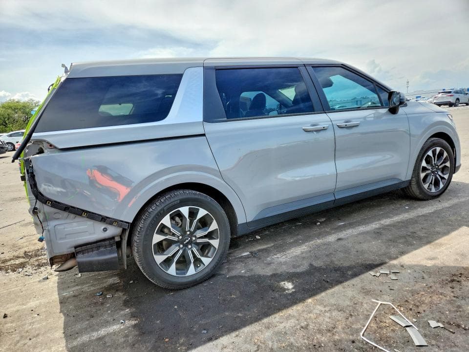 2022 KIA CARNIVAL EX 5
