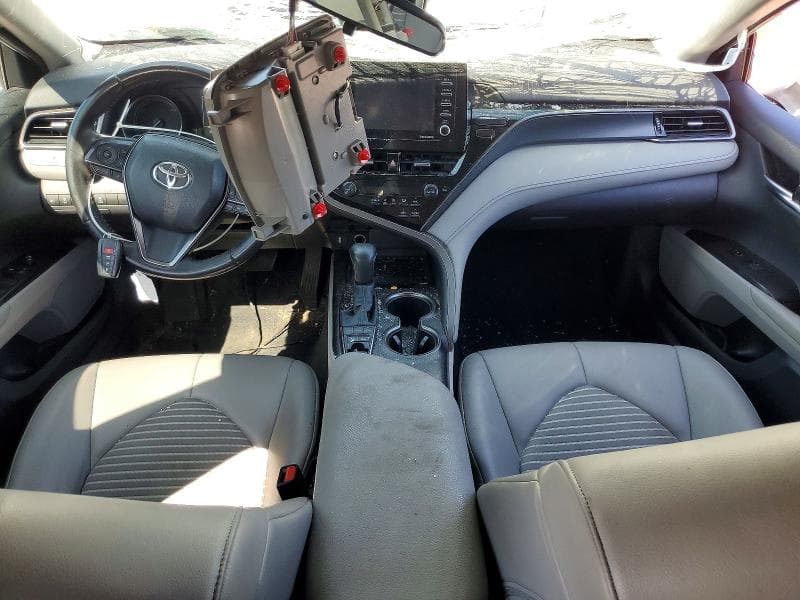 2022 TOYOTA CAMRY HYBRID SE 8