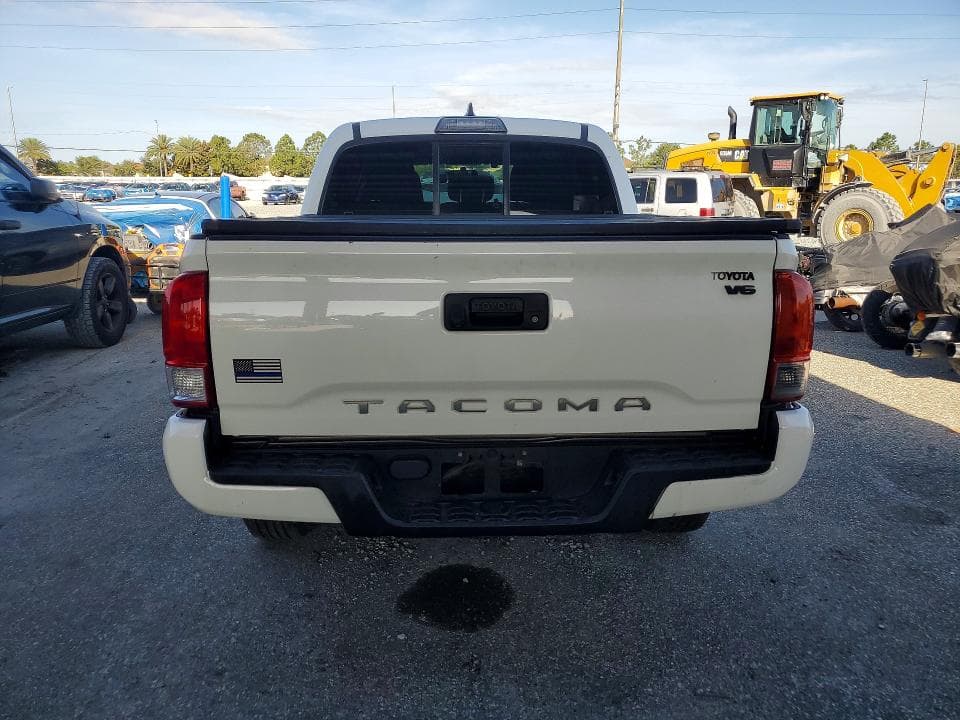 2017 TOYOTA TACOMA SR 6