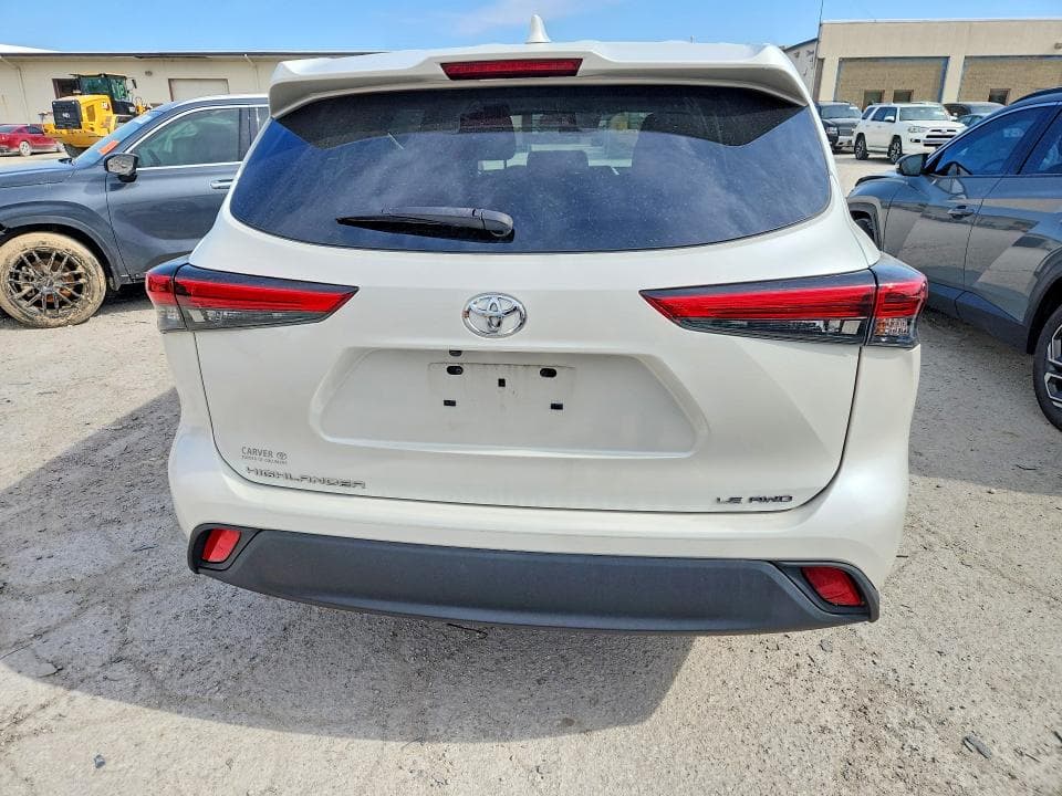 2021 TOYOTA HIGHLANDER LE 6