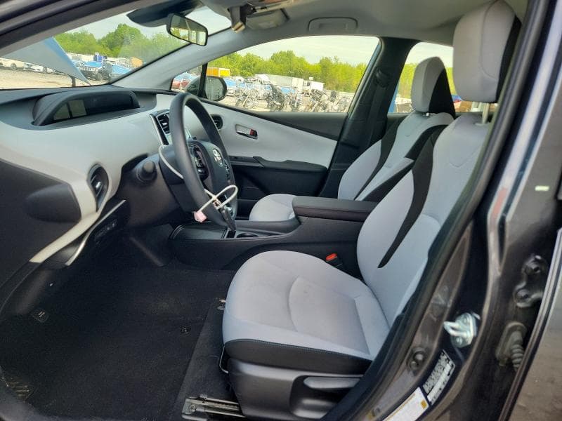 2019 TOYOTA PRIUS LE 7