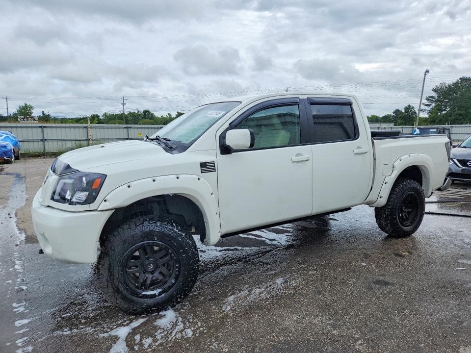 2012 NISSAN TITAN