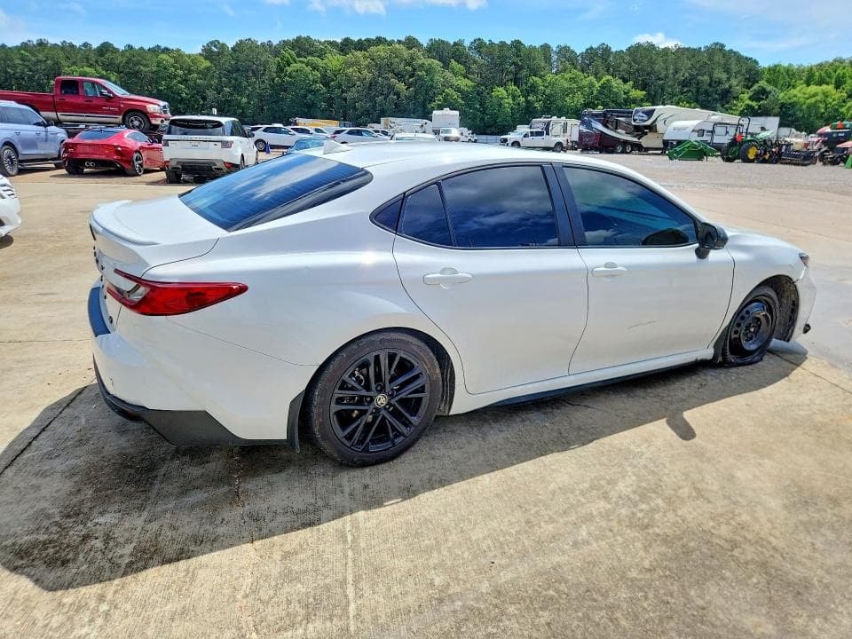 2025 TOYOTA CAMRY SE 3