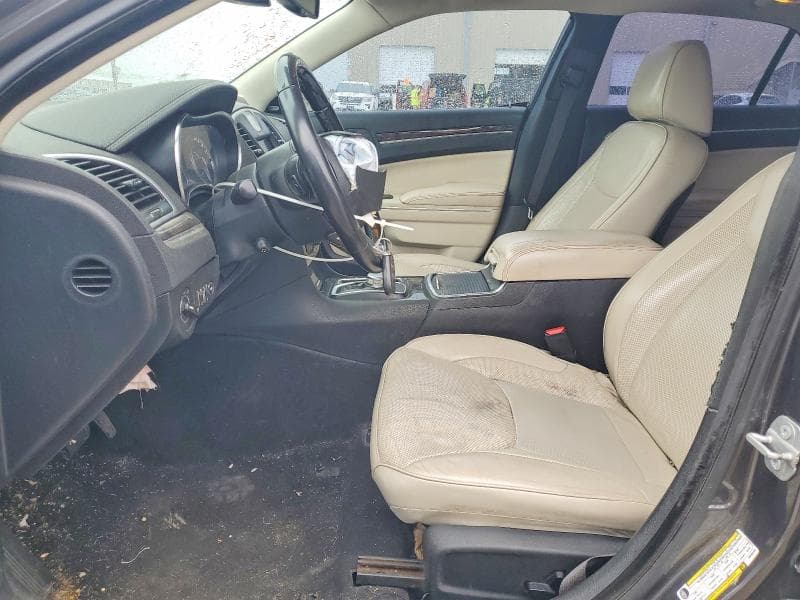2019 CHRYSLER 300 LIMITED 7