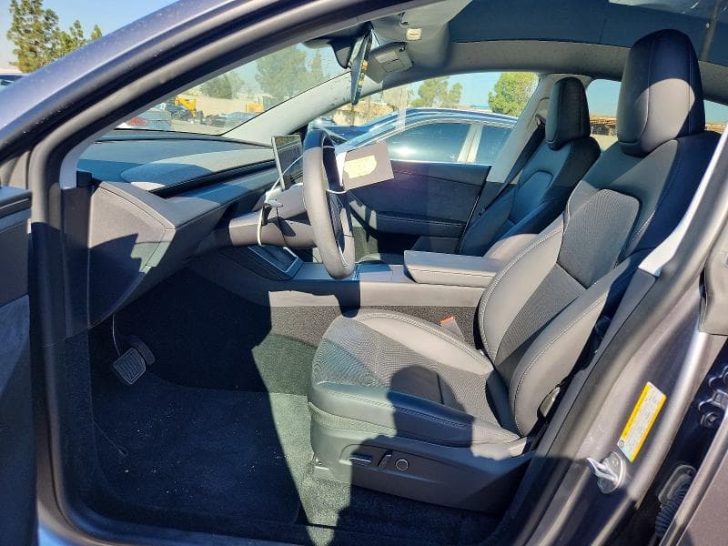 2026 TESLA MODEL Y 7