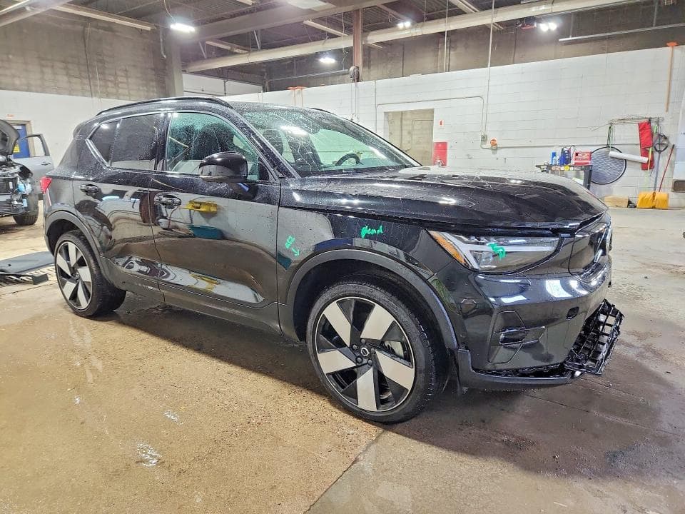 2023 VOLVO XC40 RECHARGE ULTIMATE 4