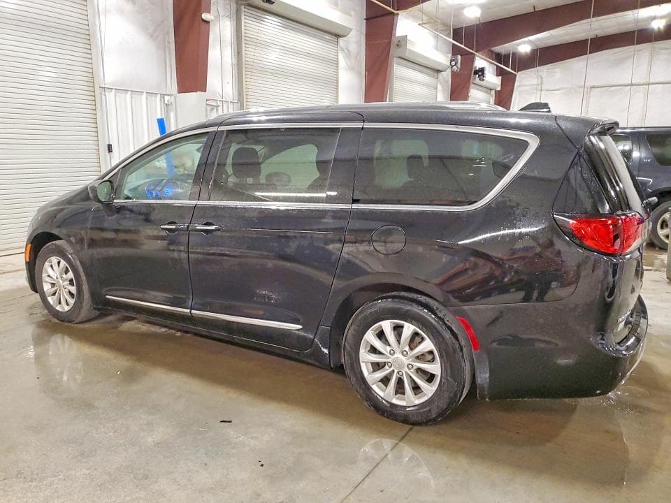 2018 CHRYSLER PACIFICA TOURING L 2