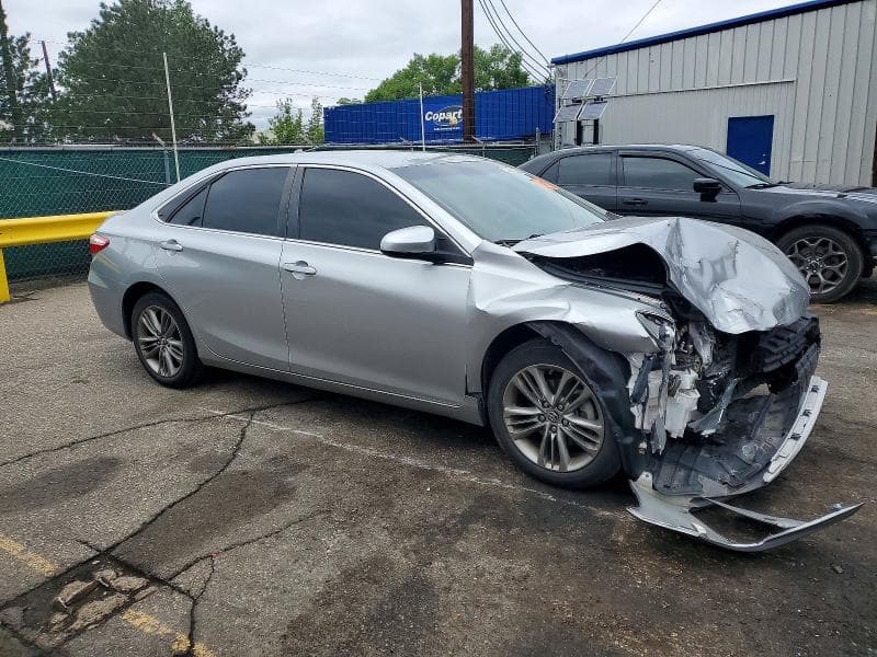 2017 TOYOTA CAMRY SE 4