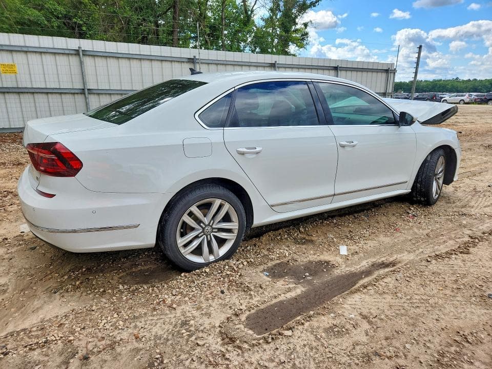 2017 VOLKSWAGEN PASSAT SEL PREMIUM 3