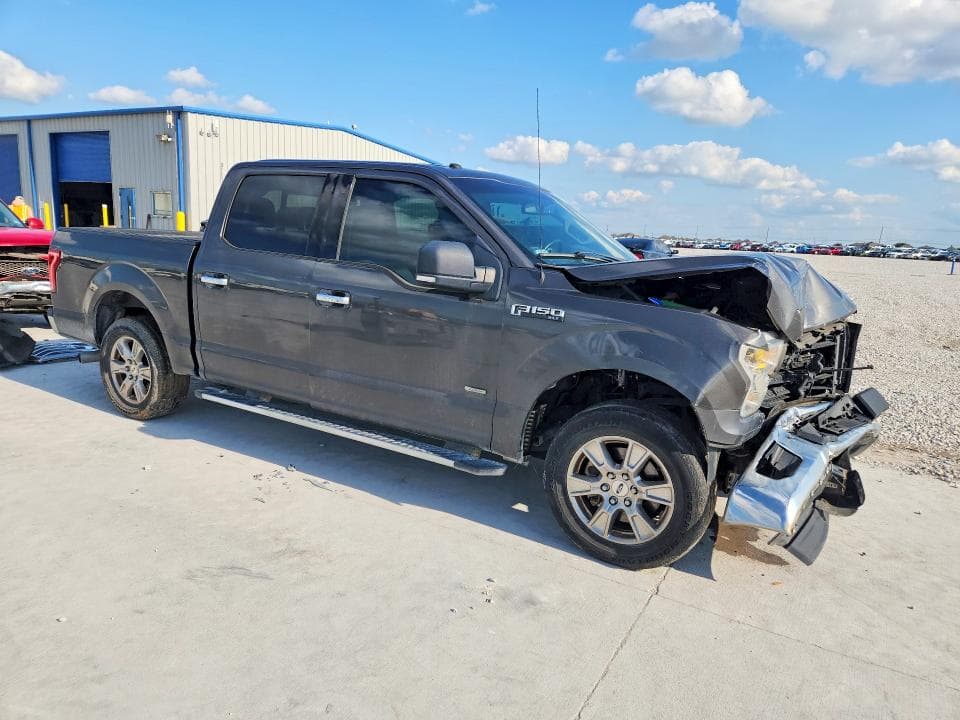 2017 FORD F150 SUPERCREW 4