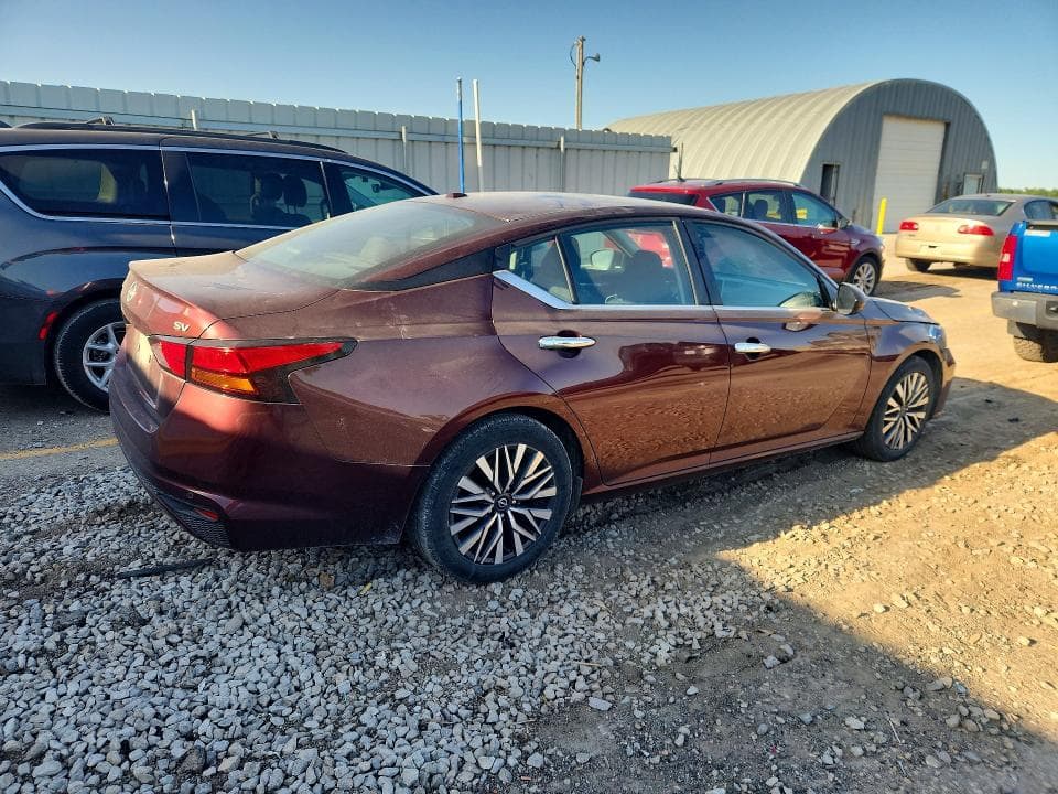 2023 NISSAN ALTIMA SV 3
