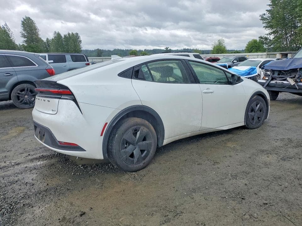 2024 TOYOTA PRIUS LE 3
