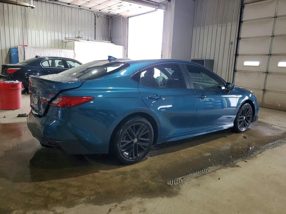 2025 TOYOTA CAMRY SE 3