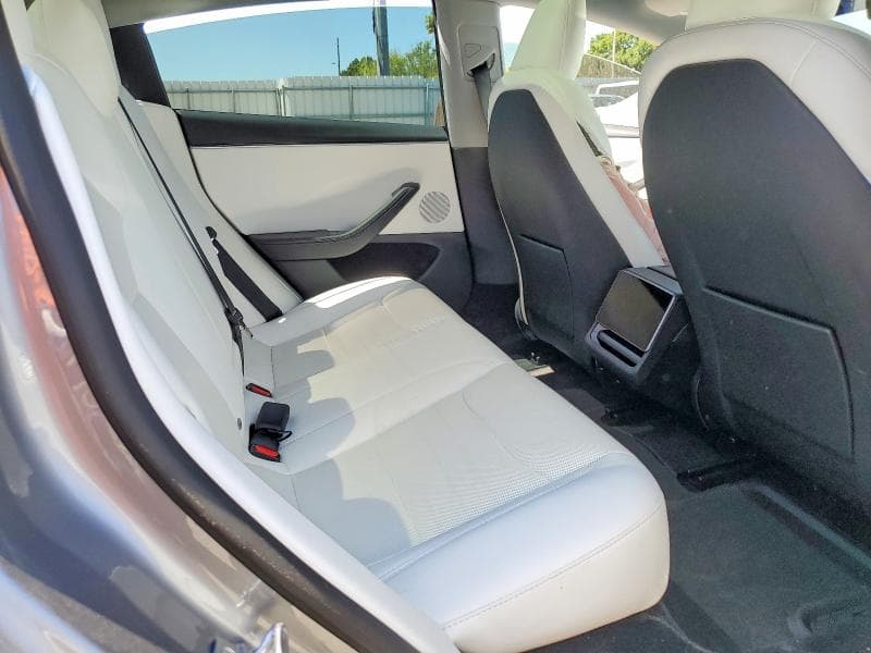 2025 TESLA MODEL 3 10