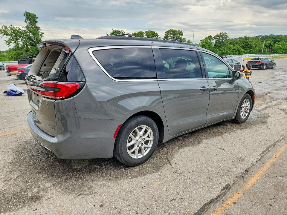 2022 CHRYSLER PACIFICA TOURING L 3