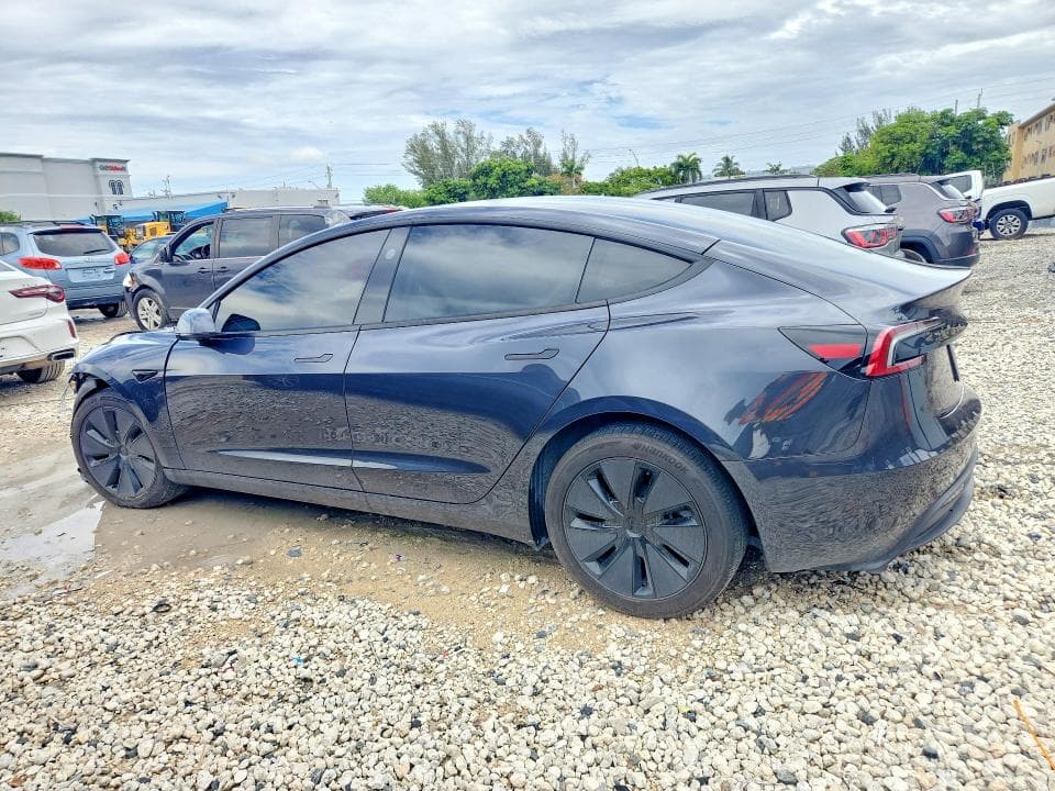 2025 TESLA MODEL 3 2