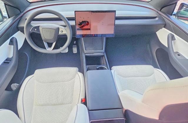 2026 TESLA MODEL Y 8