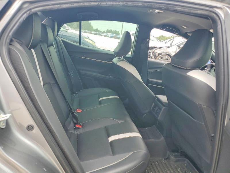 2025 TOYOTA CAMRY SE 10