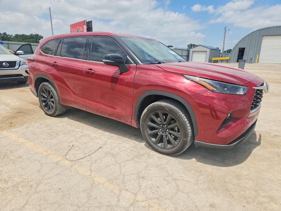 2022 TOYOTA HIGHLANDER LE 4