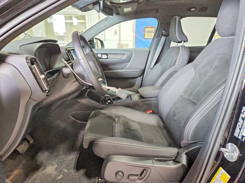 2023 VOLVO XC40 RECHARGE ULTIMATE 7