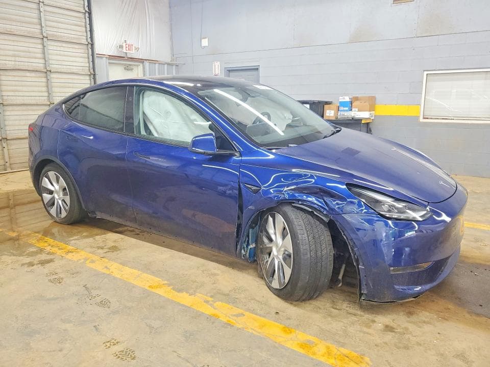 2023 TESLA MODEL Y 4