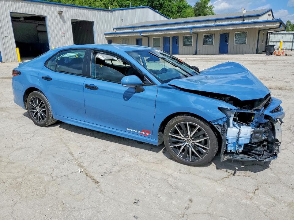 2024 TOYOTA CAMRY SE 4