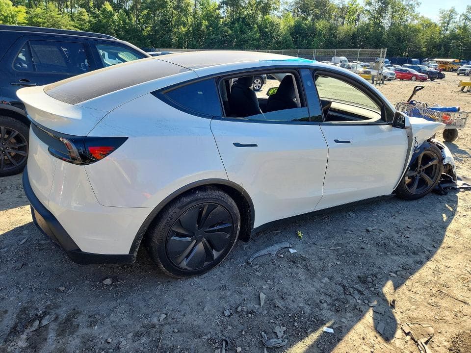 2026 TESLA MODEL Y 3